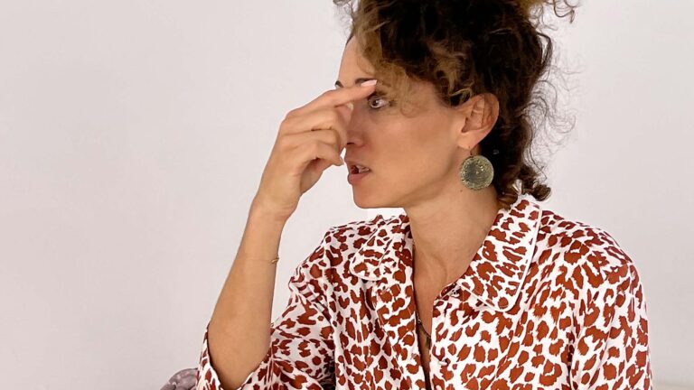 Angela-M-Besprechung-lrg
